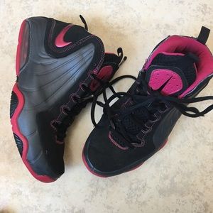 Nike AirMax Youth Basketball Sneakers 5.5Y